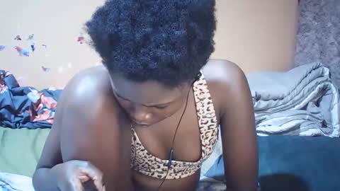 Bella online show from 11/23/25, 12:10