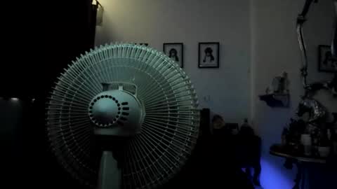 Snapshot of bella_38 chatting on 10/12/25, 08:08 isabella online show from 10/12/25, 08:08