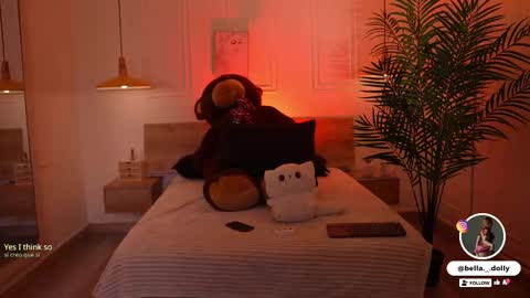 Snapshot of bella__donne chatting on 09/18/25, 11:34 online show from 09/18/25, 11:34