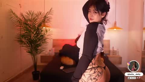 Snapshot of bella__donne chatting on 10/04/25, 11:30 online show from 10/04/25, 11:30
