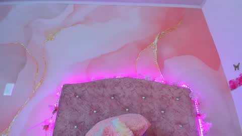 Snapshot of bella__sweets chatting on 01/27/25, 09:55 Melanie online show from 01/27/25, 09:55