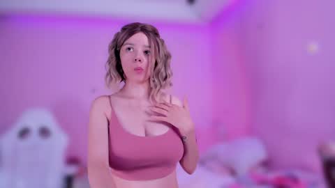 isabella online show from 02/01/25, 11:37