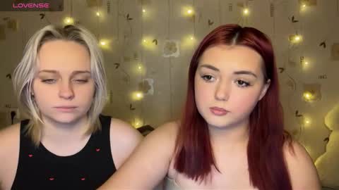 bella_and_alice online show from 01/17/26, 06:33
