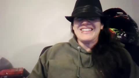 Bella online show from 01/25/25, 02:58