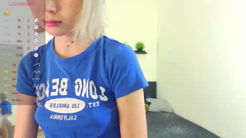 Snapshot of bella_boni chatting on 12/16/25, 07:13 Sofia online show from 12/16/25, 07:13