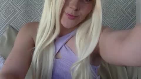 Snapshot of bella_bubble chatting on 10/03/25, 07:11 bella_bubble online show from 10/03/25, 07:11