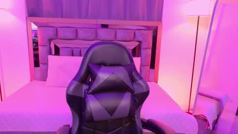 Bella  online show from 02/25/26, 12:09