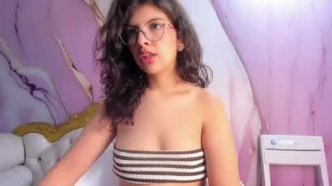 Snapshot of bella_cuttee chatting on 07/06/26, 11:07 B E L L A online show from 07/06/26, 11:07