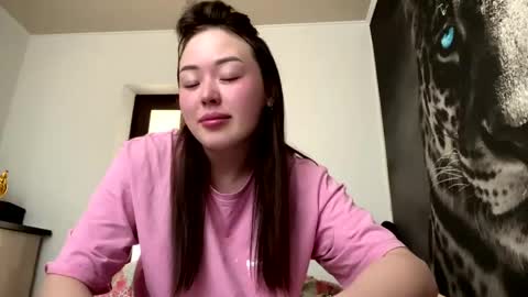 Hanna here Welcome  online show from 05/18/26, 04:40
