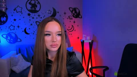 Snapshot of bella_dorn chatting on 08/04/26, 07:27 Bella online show from 08/04/26, 07:27