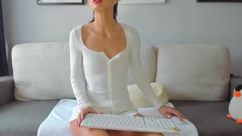 Anna  online show from 02/08/25, 08:42