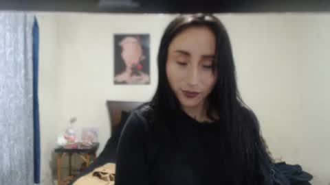 bella_luna34 online show from 04/16/26, 04:30