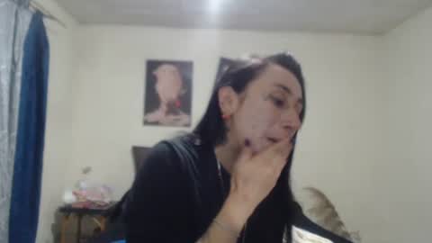 bella_luna34 online show from 04/18/26, 04:27