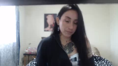 bella_luna34 online show from 04/21/26, 02:56