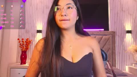 Snapshot of bella_martini_ chatting on 04/01/26, 12:17 bella_martini_ online show from 04/01/26, 12:17