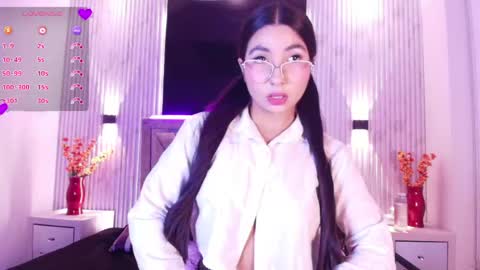 Snapshot of bella_martini_ chatting on 05/07/26, 12:21 bella_martini_ online show from 05/07/26, 12:21