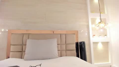  BELLA  online show from 04/15/26, 03:13