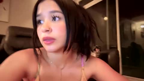 bella_pari online show from 12/07/24, 08:11