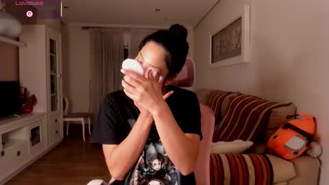 bella_pocahontas3 online show from 11/10/25, 11:04