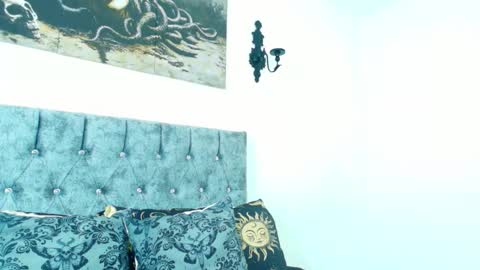 Bella online show from 11/18/25, 12:27