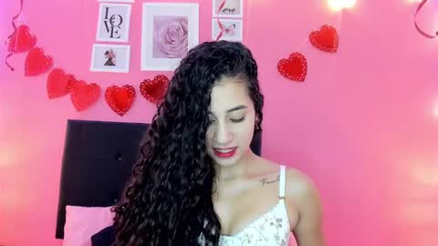 Snapshot of bella_ponce1 chatting on 03/04/25, 02:42 Bella Ponce  online show from 03/04/25, 02:42