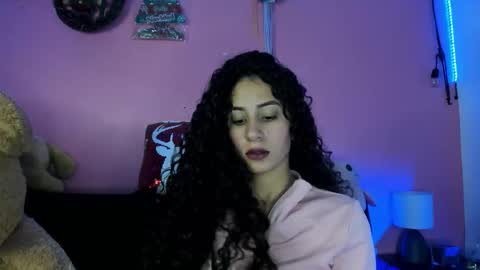 Snapshot of bella_ponce1 chatting on 12/02/25, 02:45 Bella Ponce online show from 12/02/25, 02:45