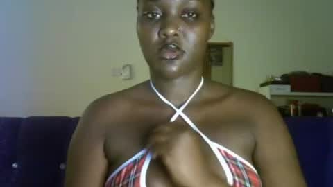 Snapshot of bella_reina chatting on 07/09/26, 07:01 bella_reina online show from 07/09/26, 07:01