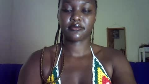 Snapshot of bella_reina chatting on 07/11/26, 07:55 bella_reina online show from 07/11/26, 07:55