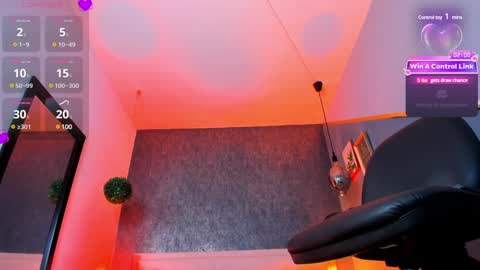 Snapshot of bella_salvatore chatting on 12/14/24, 08:29     online show from 12/14/24, 08:29