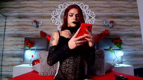 Snapshot of bella_salvatore chatting on 02/17/25, 01:25     online show from 02/17/25, 01:25