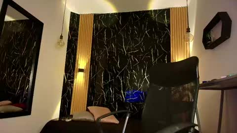     online show from 04/15/26, 08:09