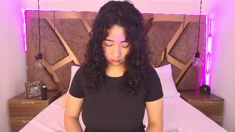 Bella Swwan  online show from 07/01/26, 01:56