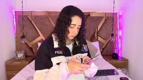Bella Swwan  online show from 07/11/26, 07:16