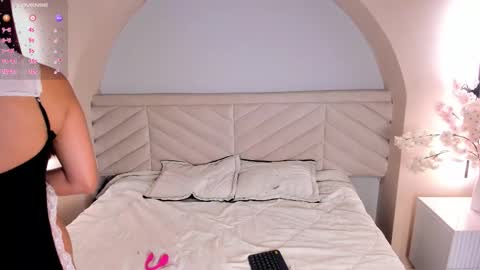 Bella online show from 02/24/26, 12:03