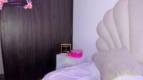 Snapshot of bellaadajud chatting on 10/21/25, 12:00 Bella Dajud online show from 10/21/25, 12:00