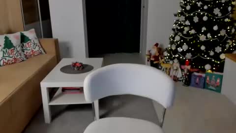 BellaDona online show from 12/17/24, 01:29