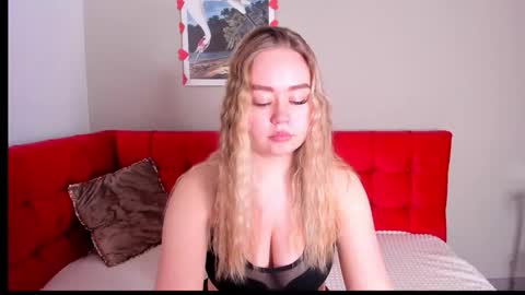 Snapshot of bellaairy chatting on 02/10/26, 01:53 Bella online show from 02/10/26, 01:53