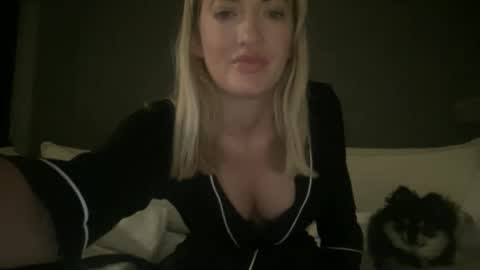 Snapshot of bellaaroseepaigee chatting on 06/01/26, 05:20 bellaaroseepaigee online show from 06/01/26, 05:20
