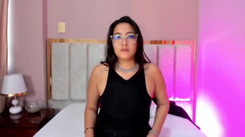 Snapshot of bellaasttone chatting on 01/15/26, 06:55 Bella Stone online show from 01/15/26, 06:55