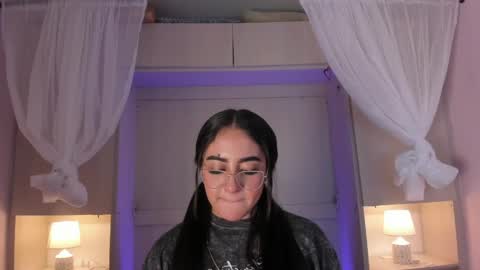  Bella  online show from 05/30/26, 07:44