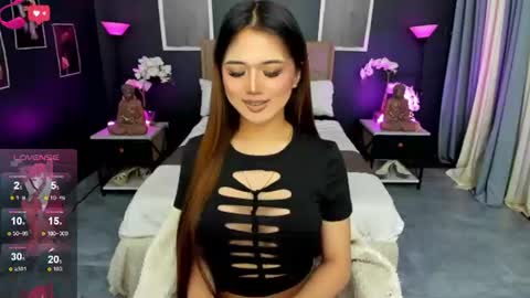 Snapshot of bellabrown_19xxx chatting on 06/11/26, 03:21 Bella online show from 06/11/26, 03:21