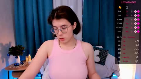 Snapshot of bellacaress chatting on 12/16/25, 02:49 hello guys im Bella online show from 12/16/25, 02:49