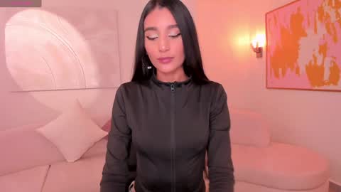 Snapshot of bellacarteer_ chatting on 01/25/25, 11:55  Bella C  online show from 01/25/25, 11:55