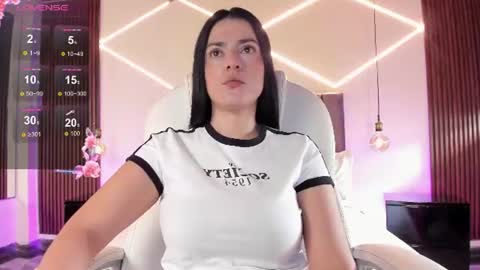 Snapshot of bellaclaiir chatting on 07/15/26, 02:00 Bella Clair online show from 07/15/26, 02:00