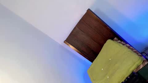 Snapshot of bellafucks1 chatting on 11/09/25, 02:54 Bella rowt online show from 11/09/25, 02:54