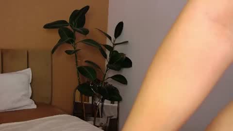 Snapshot of bellahere chatting on 07/14/26, 10:21 Diana online show from 07/14/26, 10:21