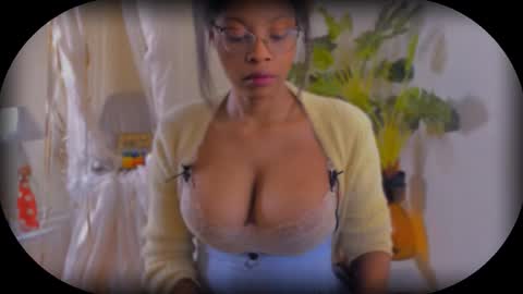 Snapshot of bellahproudly chatting on 10/16/25, 04:13 Bellah online show from 10/16/25, 04:13