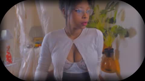 Snapshot of bellahproudly chatting on 10/20/25, 05:57 Bellah online show from 10/20/25, 05:57