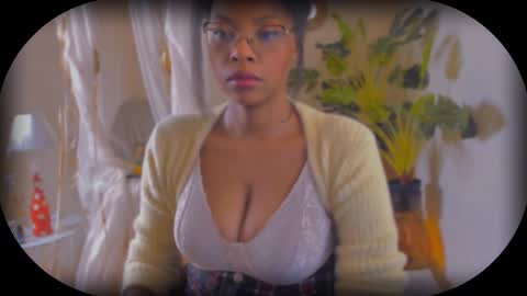 Snapshot of bellahproudly chatting on 11/08/25, 12:44 Bellah online show from 11/08/25, 12:44