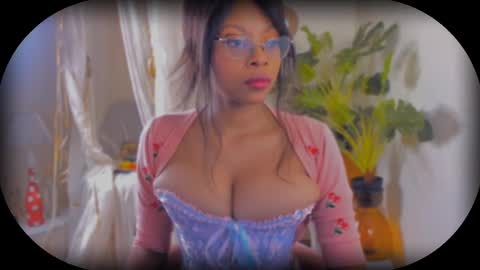 Snapshot of bellahproudly chatting on 12/13/25, 11:43 Bellah online show from 12/13/25, 11:43